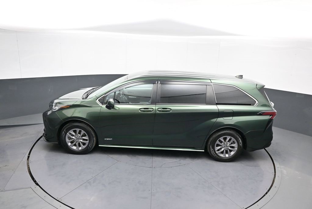 Certified 2021 Toyota Sienna LE image 41