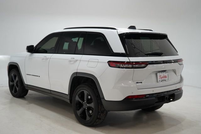 Used 2022 Jeep Grand Cherokee Altitude image 6
