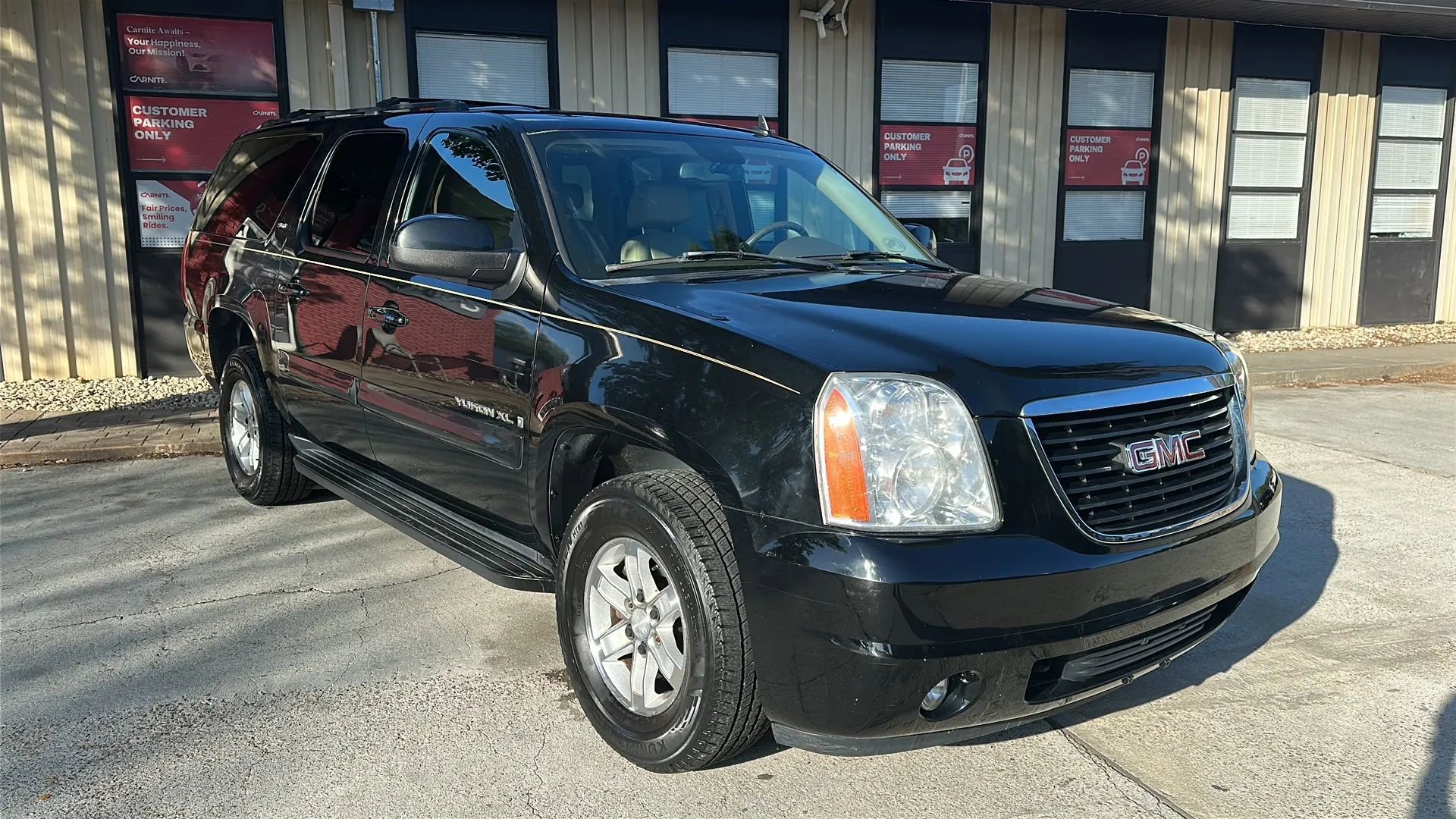 Used 2008 GMC Yukon XL SLT w/ SLT Preferred Equipment Group image 8