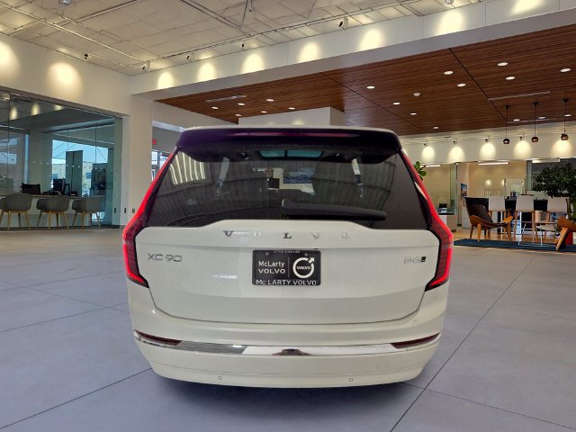 New 2026 Volvo XC90 B6 Ultra w/ Protection Package AWD/4WD image 6