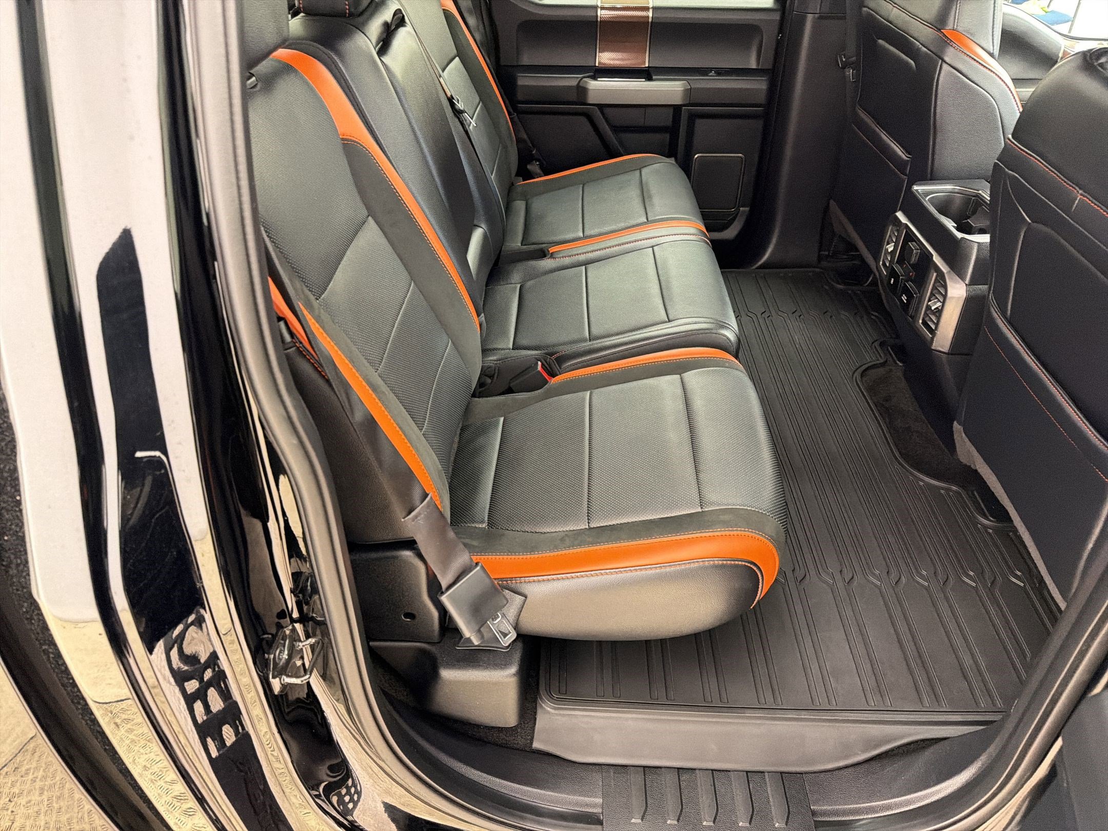 Used 2018 Ford F150 Raptor w/ Equipment Group 802A Luxury image 25