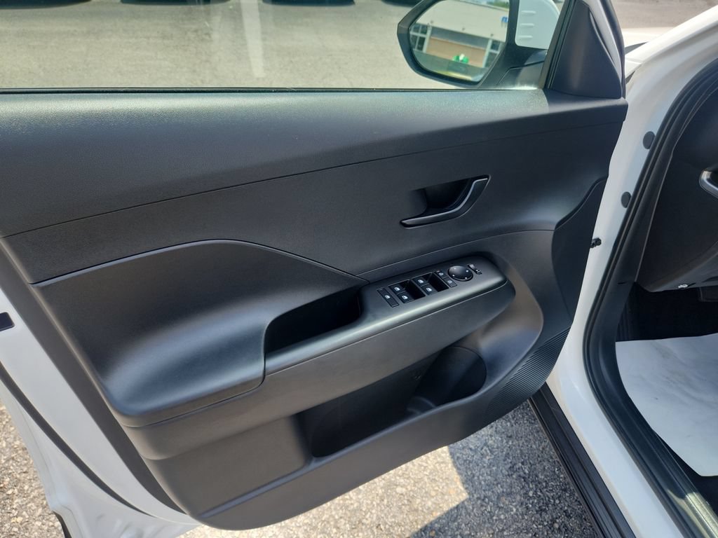 Used 2025 Hyundai Kona SE AWD/4WD image 10