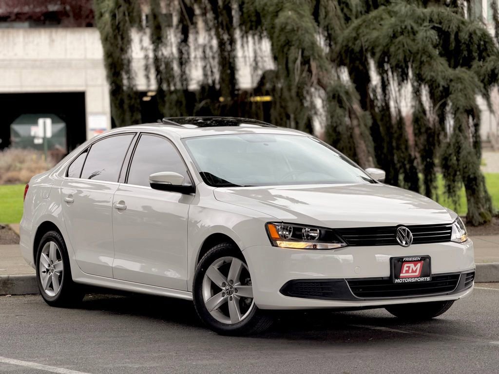 Used 2013 Volkswagen Jetta TDI FWD image 2