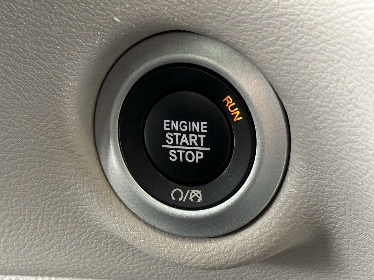 Used 2023 Chrysler Pacifica Touring-L FWD image 19