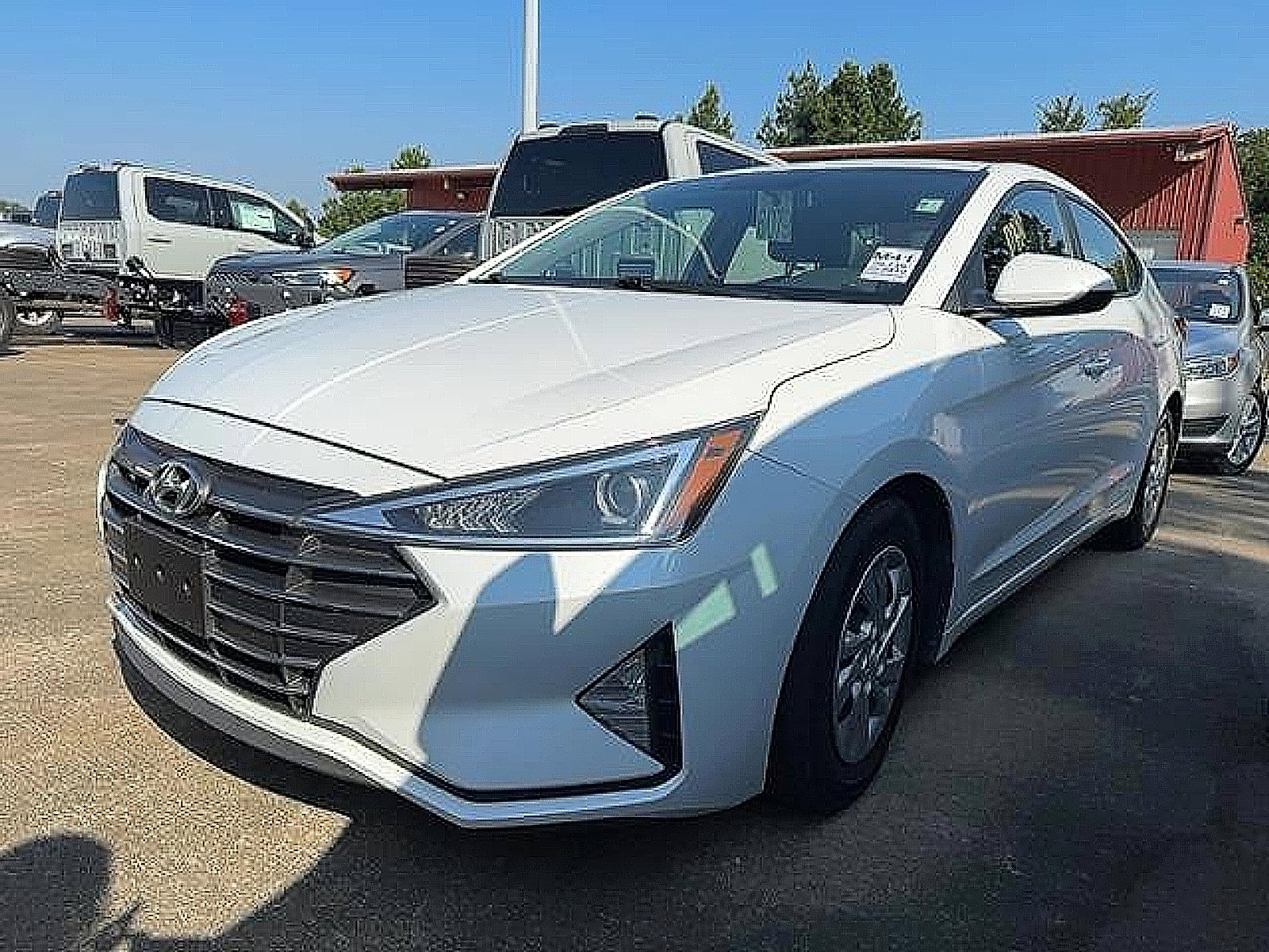Used 2019 Hyundai Elantra SE w/ Cargo Package FWD image 1