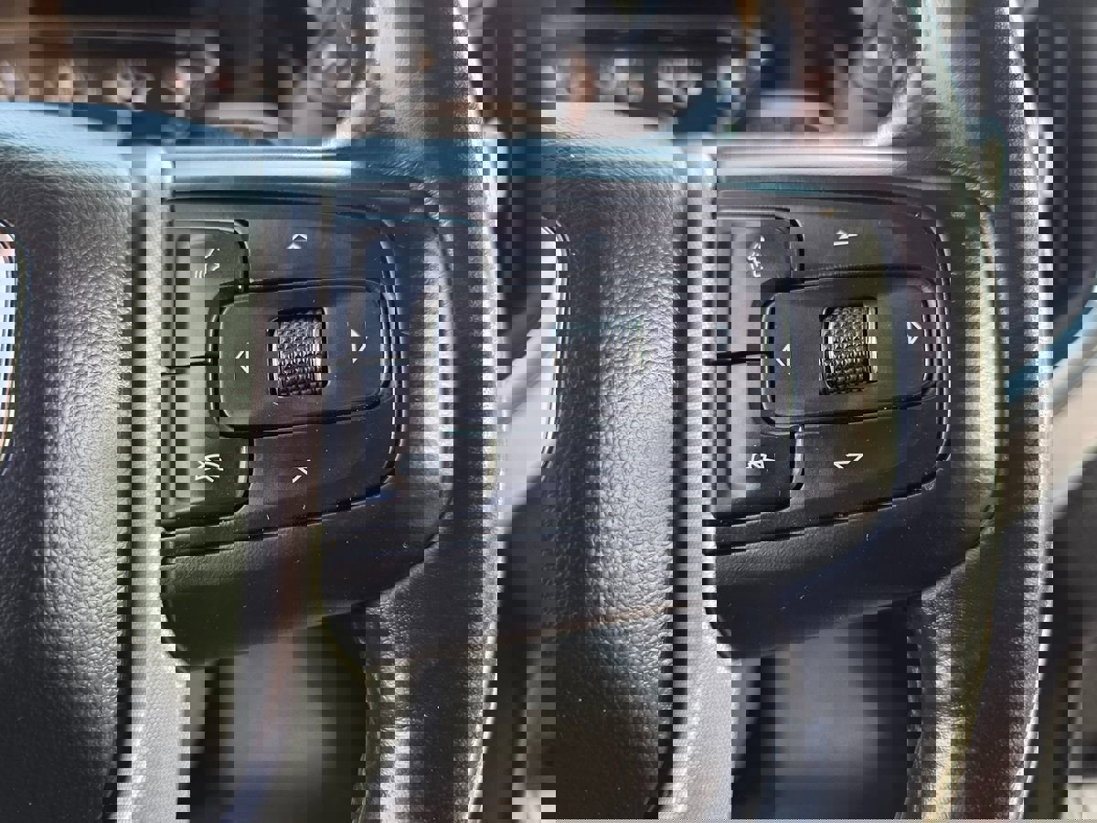 Used 2021 GMC Sierra 1500 SLT image 36