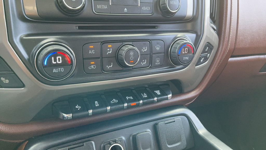 Used 2016 Chevrolet Silverado 3500 High Country w/ Duramax Plus Package AWD/4WD image 16