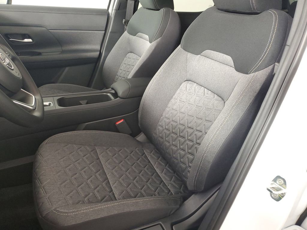 New 2026 Nissan Kicks SV w/ SV Premium Package image 12