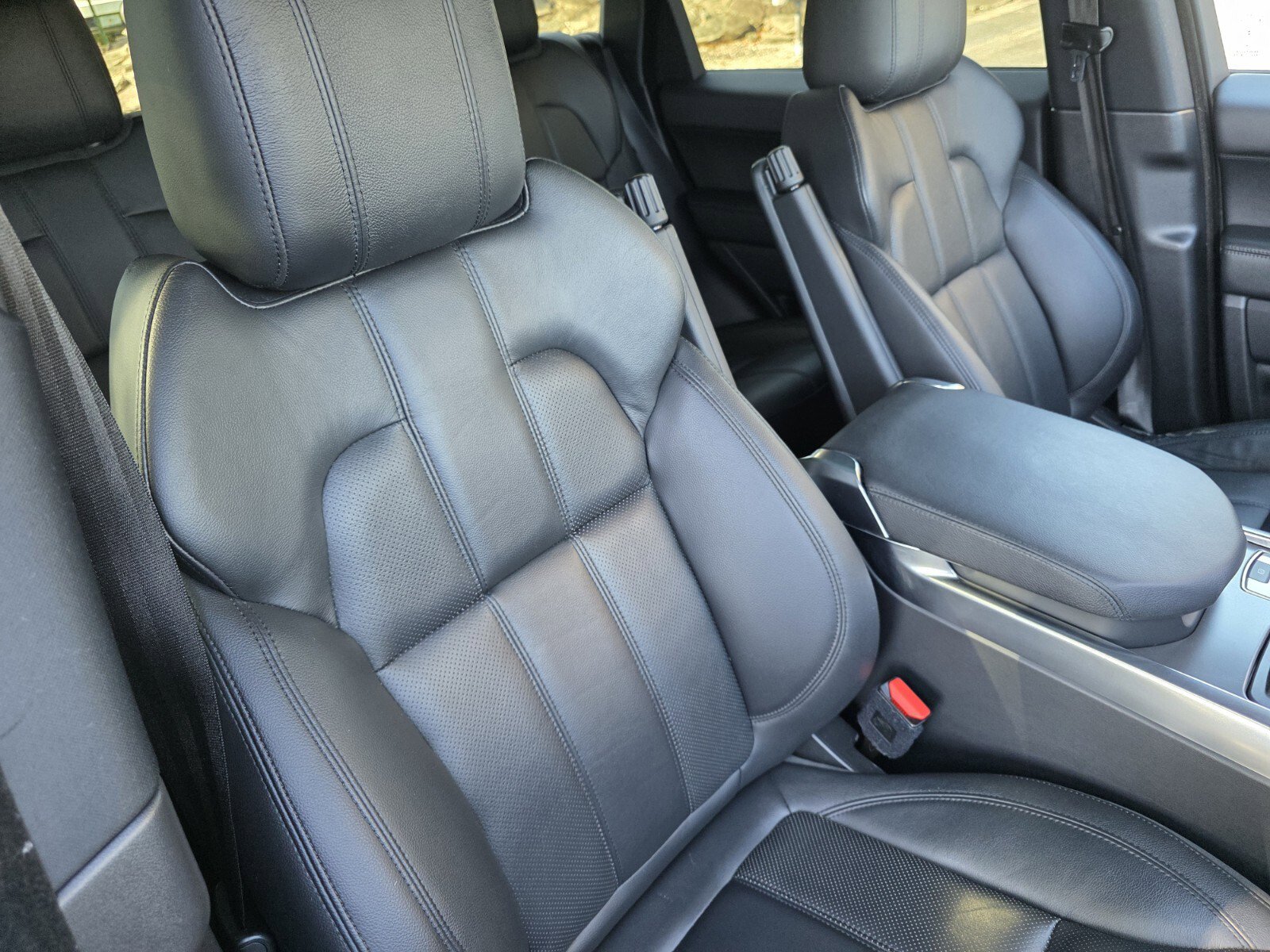 Used 2016 Land Rover Range Rover Sport SE AWD/4WD image 28