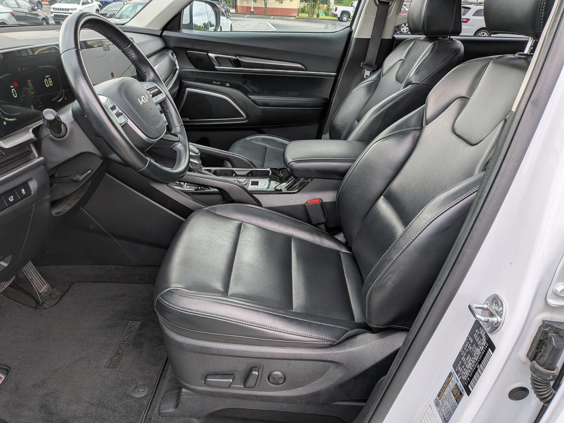 Used 2025 Kia Telluride S AWD/4WD image 14
