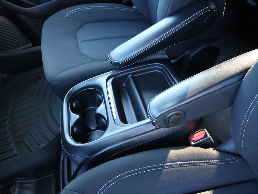 Used 2020 Chrysler Pacifica Touring w/ S Appearance Package image 22