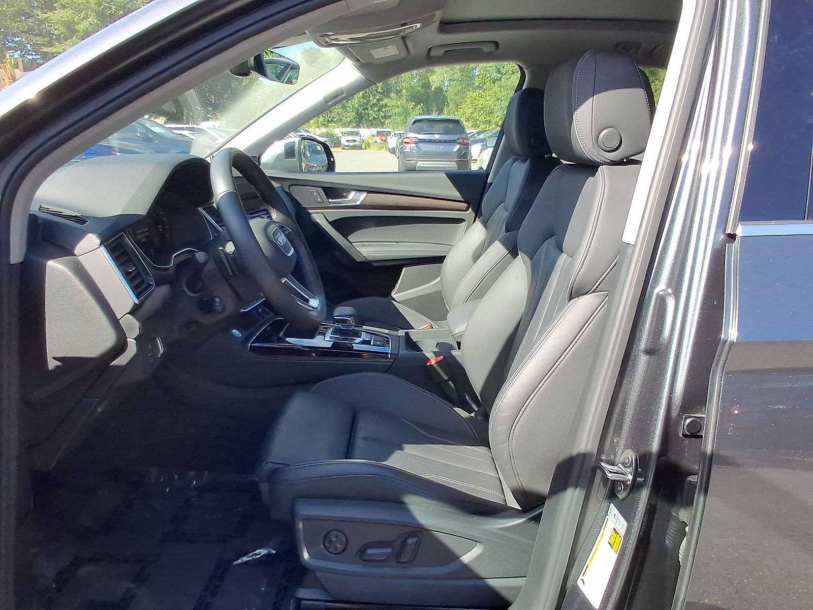 Used 2024 Audi Q5 e Premium Plus w/ Premium Plus Package AWD/4WD image 17