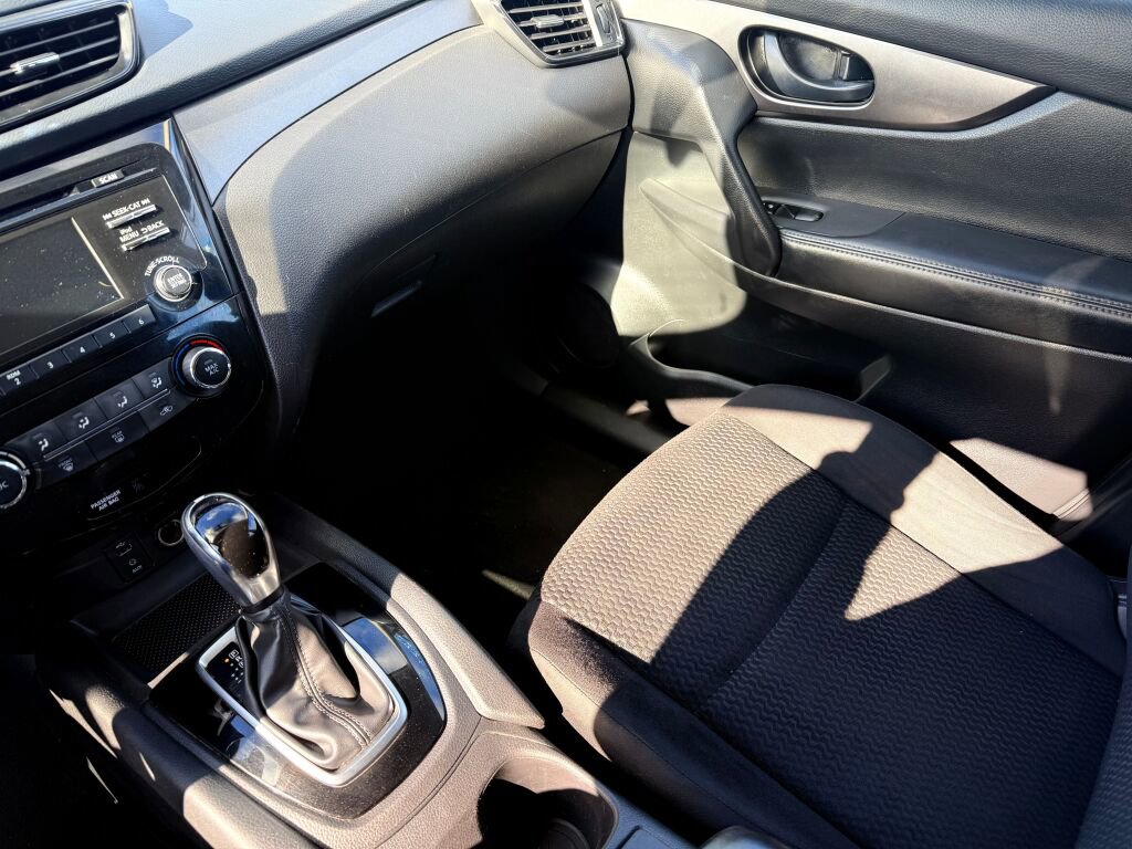 Used 2017 Nissan Rogue Sport S w/ S Appearance Package image 14