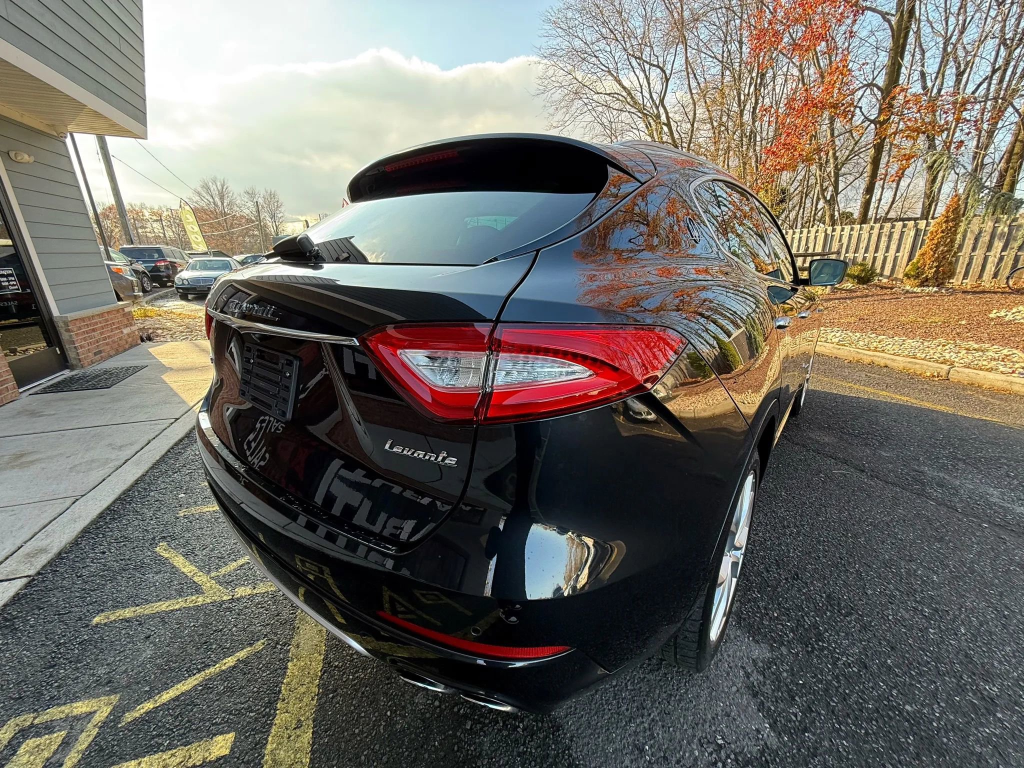 Used 2019 Maserati Levante GranLusso image 6