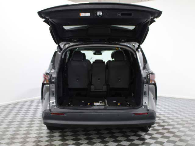 Certified 2026 Toyota Sienna XLE FWD image 16