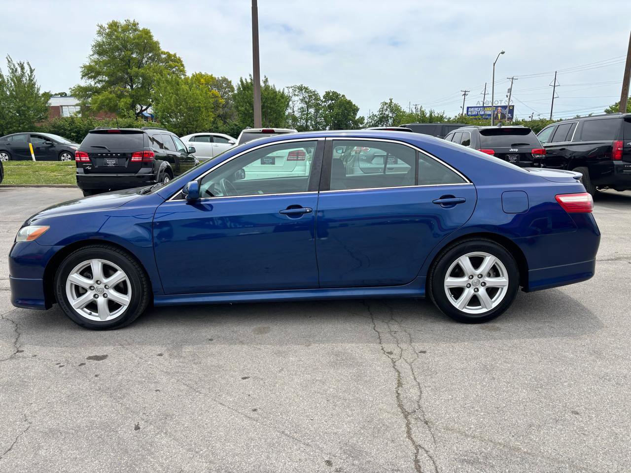 Used 2009 Toyota Camry SE FWD image 6