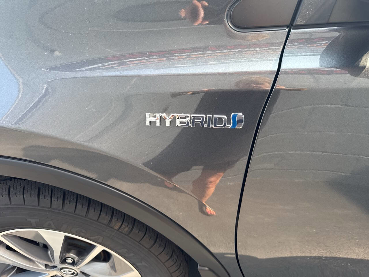 Used 2017 Toyota RAV4 XLE w/ Carpet Mat Package image 4