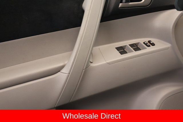 Used 2012 Toyota Highlander 4WD w/ Tech Pkg image 9