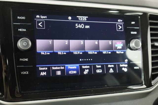 Used 2023 Volkswagen Atlas SE image 32