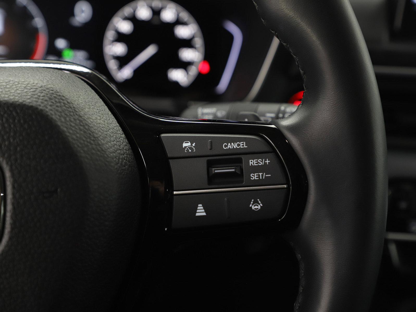 Used 2025 Honda Pilot EX-L image 32