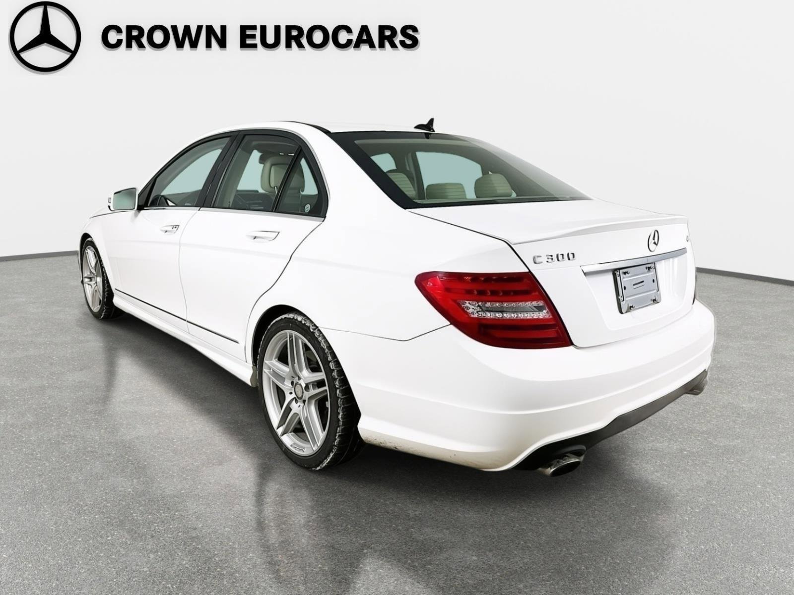 Used 2014 Mercedes-Benz C 300 4MATIC Sedan image 4