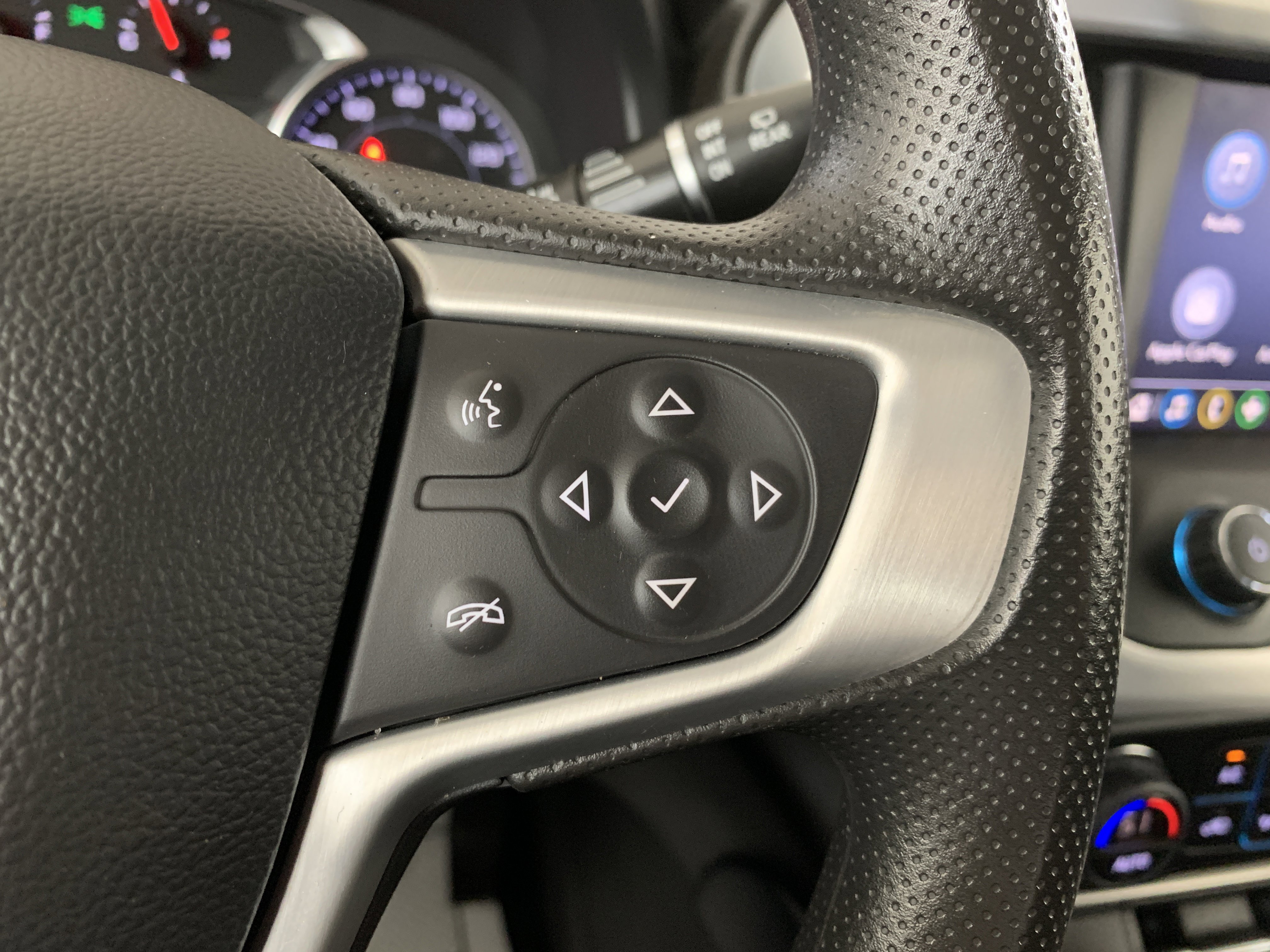 Used 2023 GMC Acadia SLE w/ Elevation Edition image 20