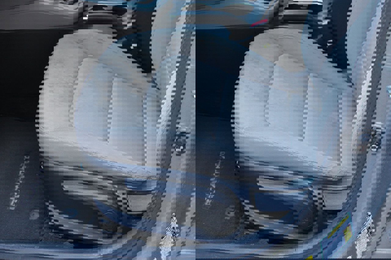 Used 2017 Hyundai Elantra SE image 14