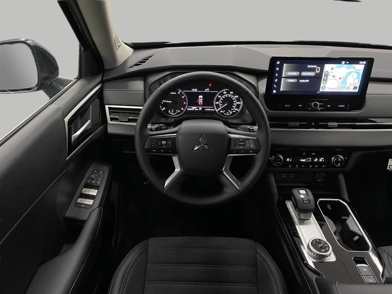 New 2026 Mitsubishi Outlander SE image 13