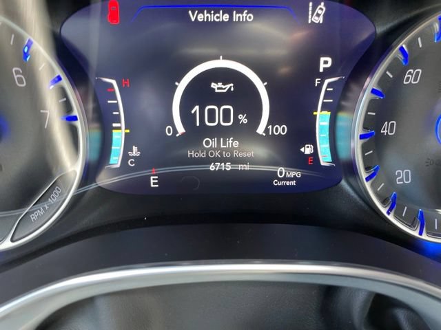 Used 2025 Chrysler Pacifica Limited AWD/4WD image 18