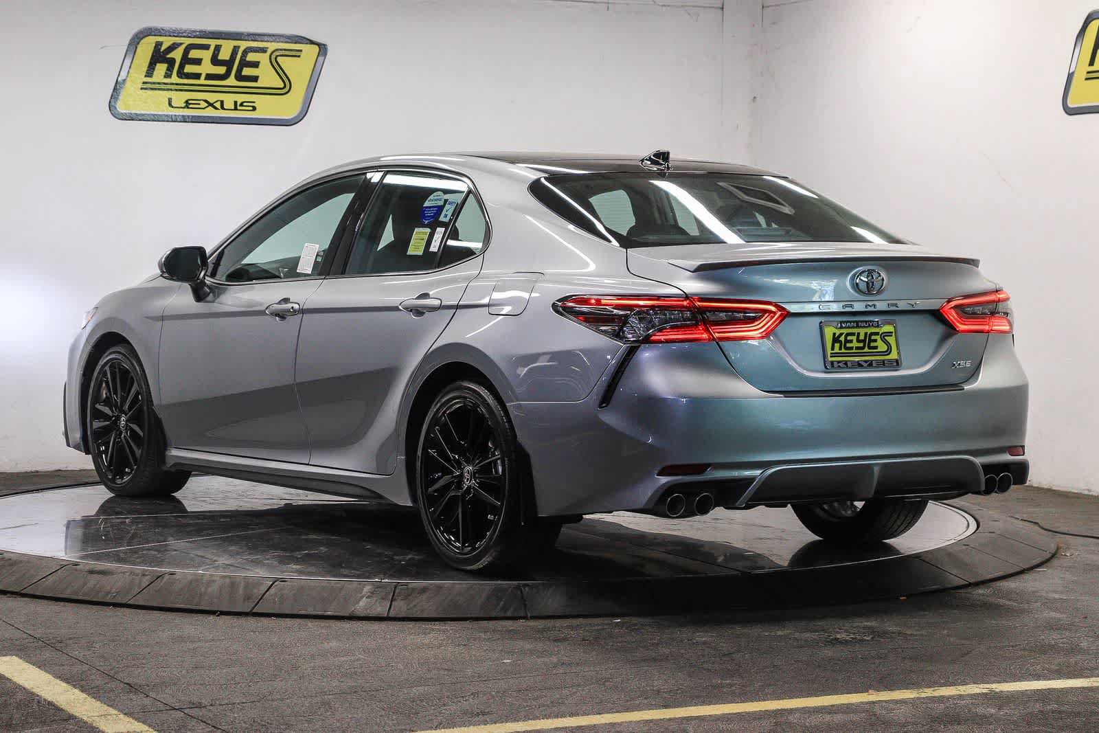 Used 2024 Toyota Camry XSE FWD image 2