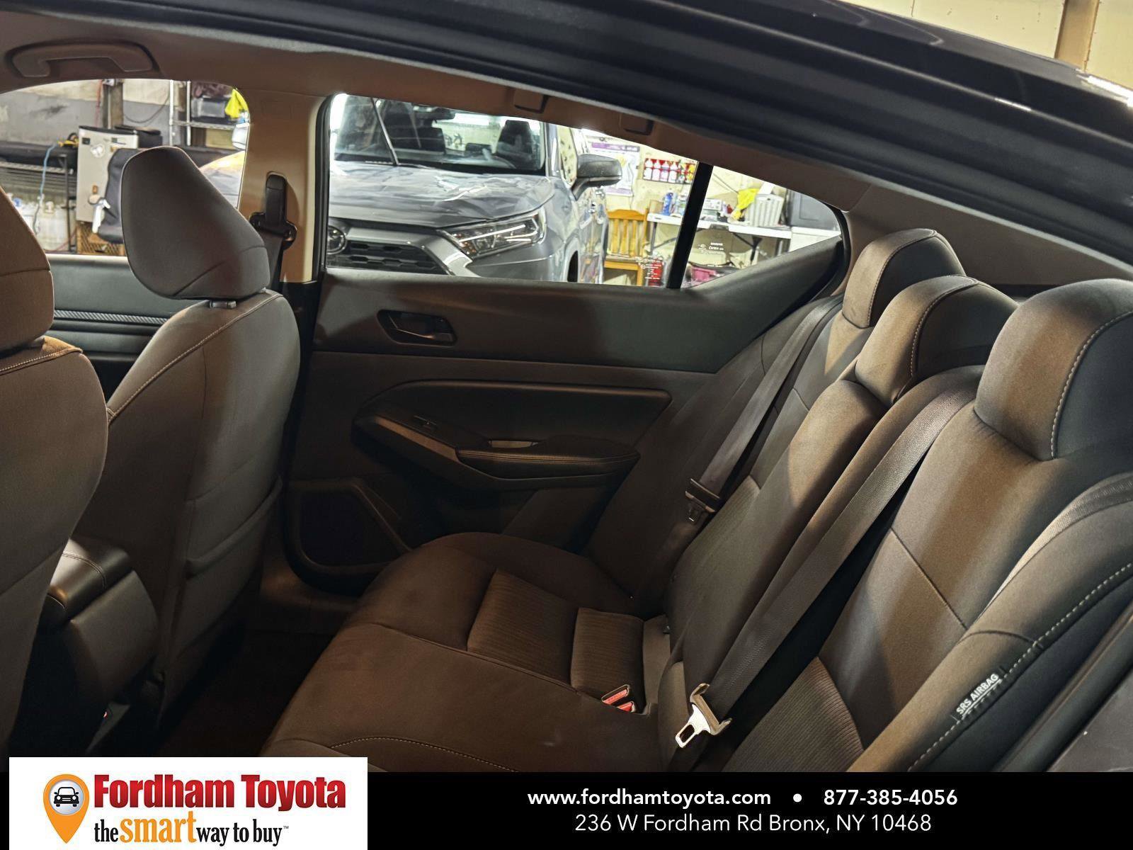 Used 2024 Nissan Altima 2.5 SV FWD image 12