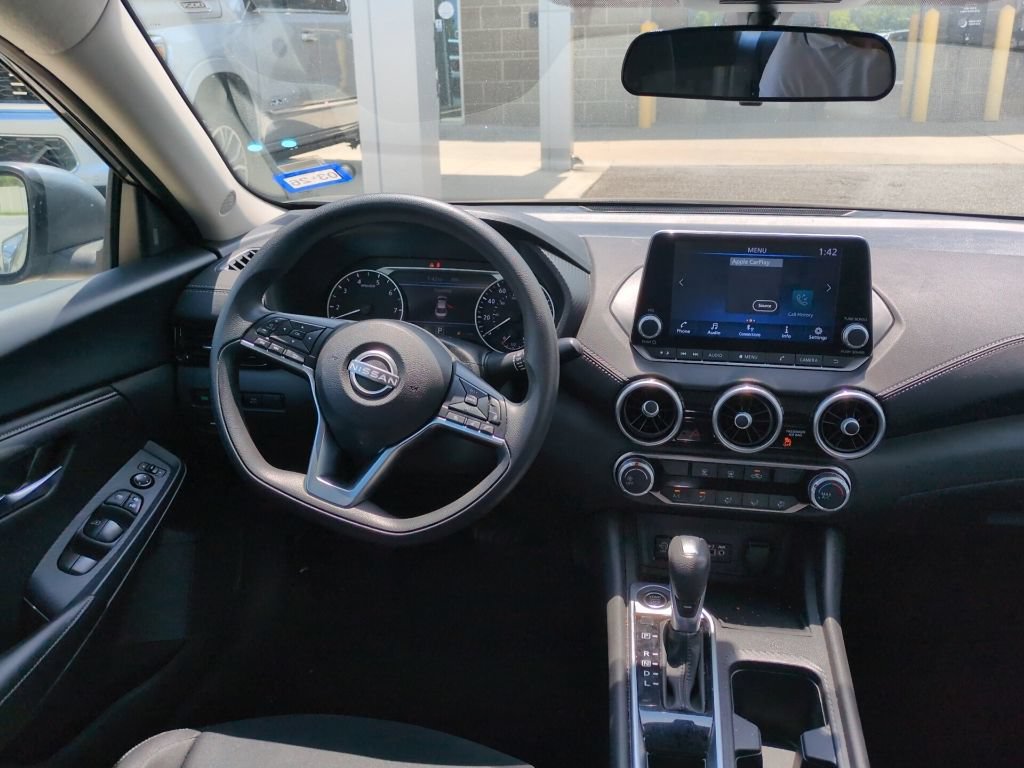 Used 2024 Nissan Sentra SV FWD image 11