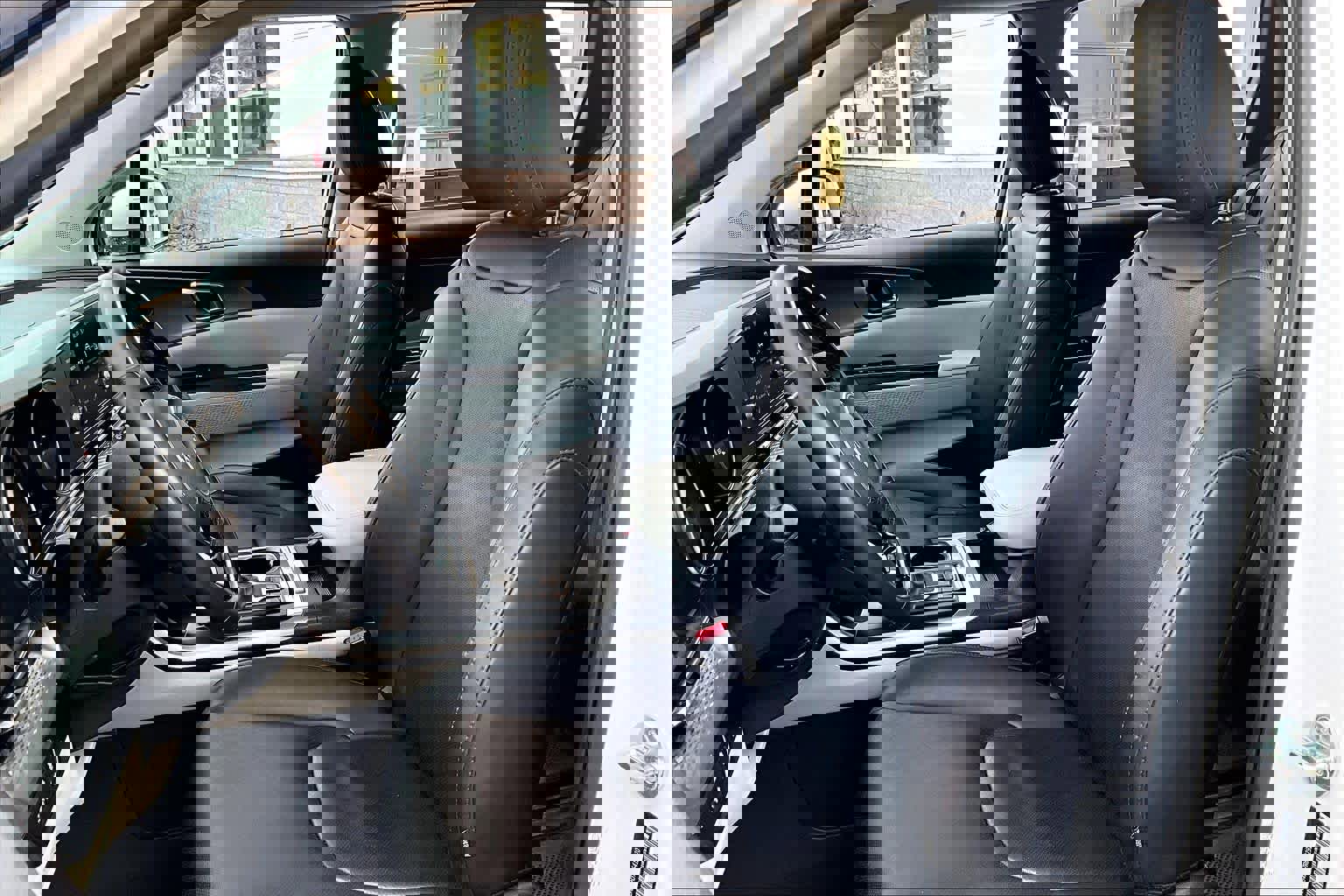 Used 2024 Kia Carnival LX image 8