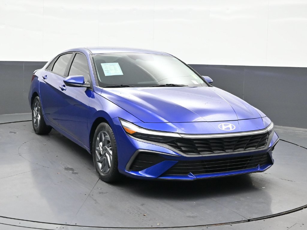 Used 2024 Hyundai Elantra SEL FWD image 8
