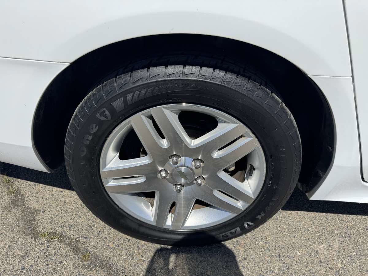 Used 2015 Chevrolet Impala LT image 30