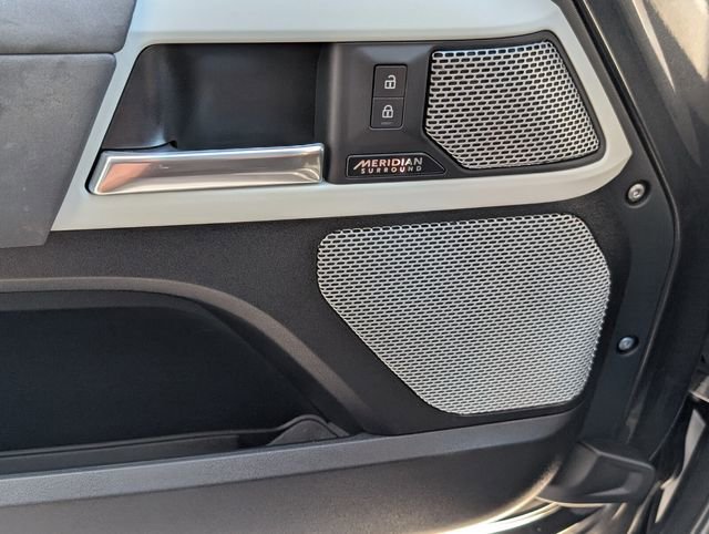 Used 2023 Land Rover Defender 130 X-Dynamic SE image 41