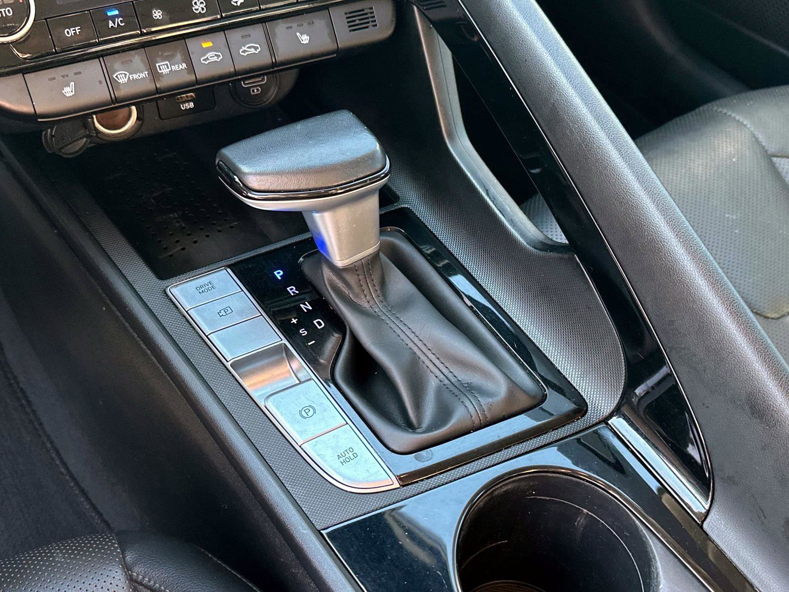 Used 2023 Hyundai Elantra Limited w/ Preferred Accessory Package image 22