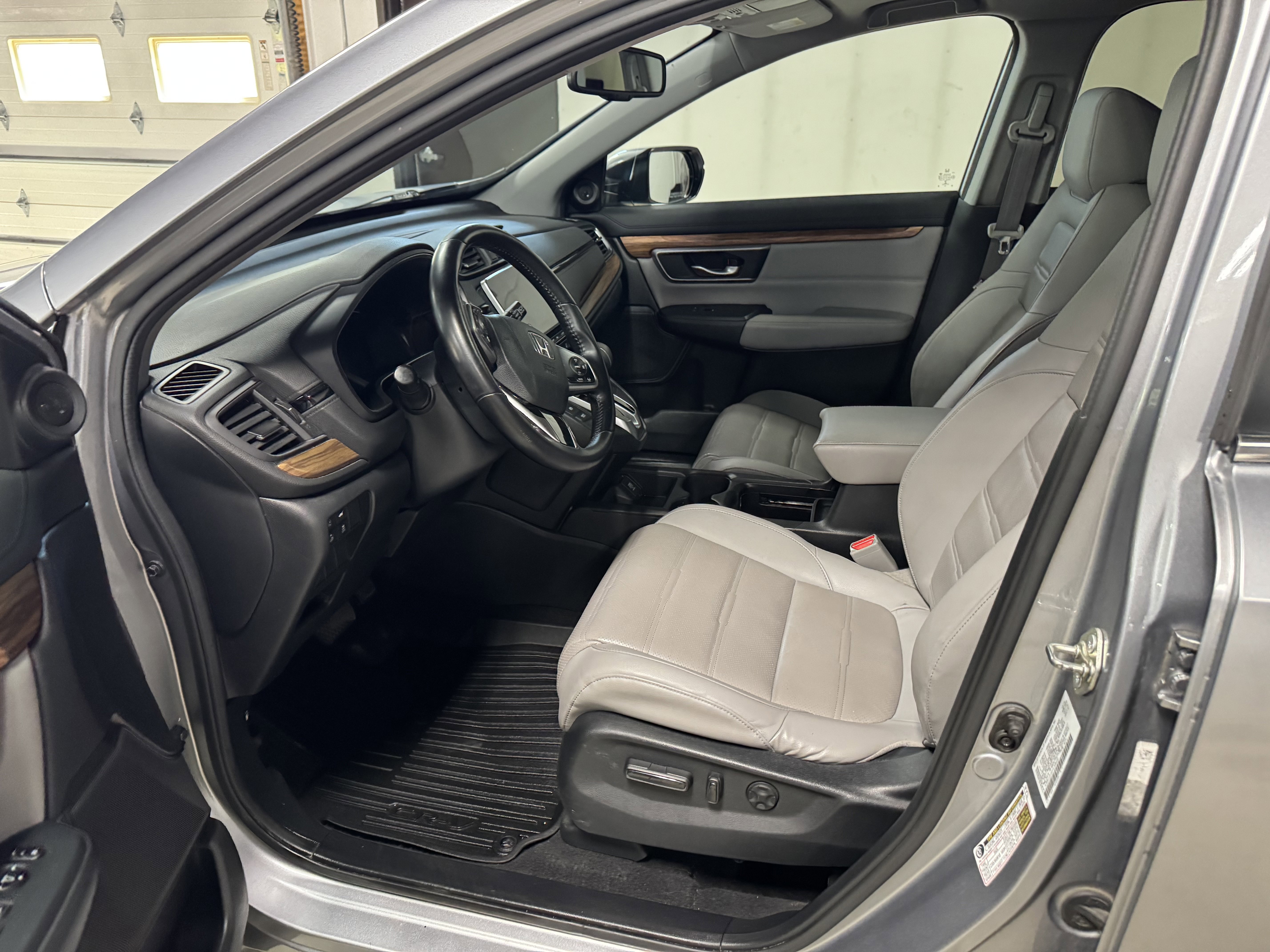 Used 2017 Honda CR-V Touring image 17