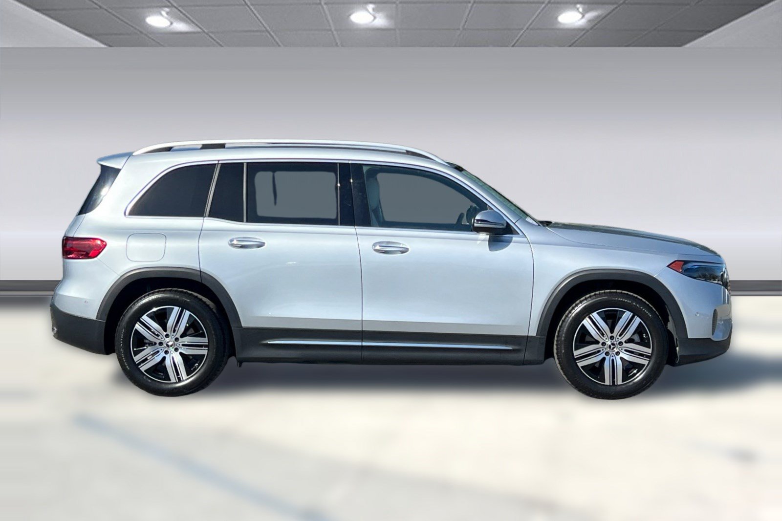 Used 2024 Mercedes-Benz EQB 250+ image 7