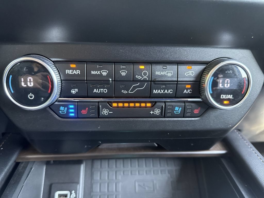 Used 2019 Ford Expedition Max Platinum AWD/4WD image 17