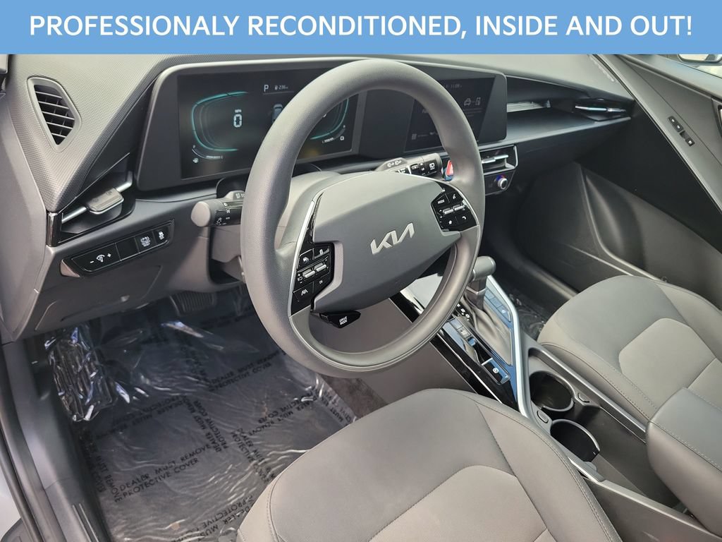 Certified 2025 Kia Niro LX FWD image 7