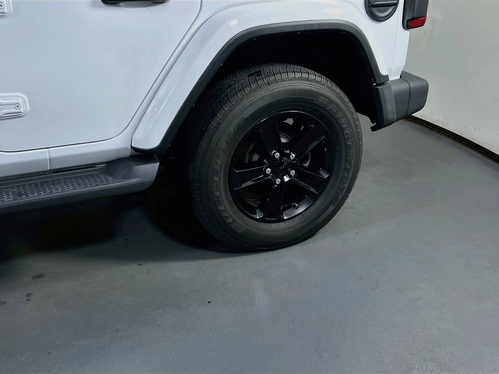 Used 2021 Jeep Wrangler Unlimited Sahara AWD/4WD image 29