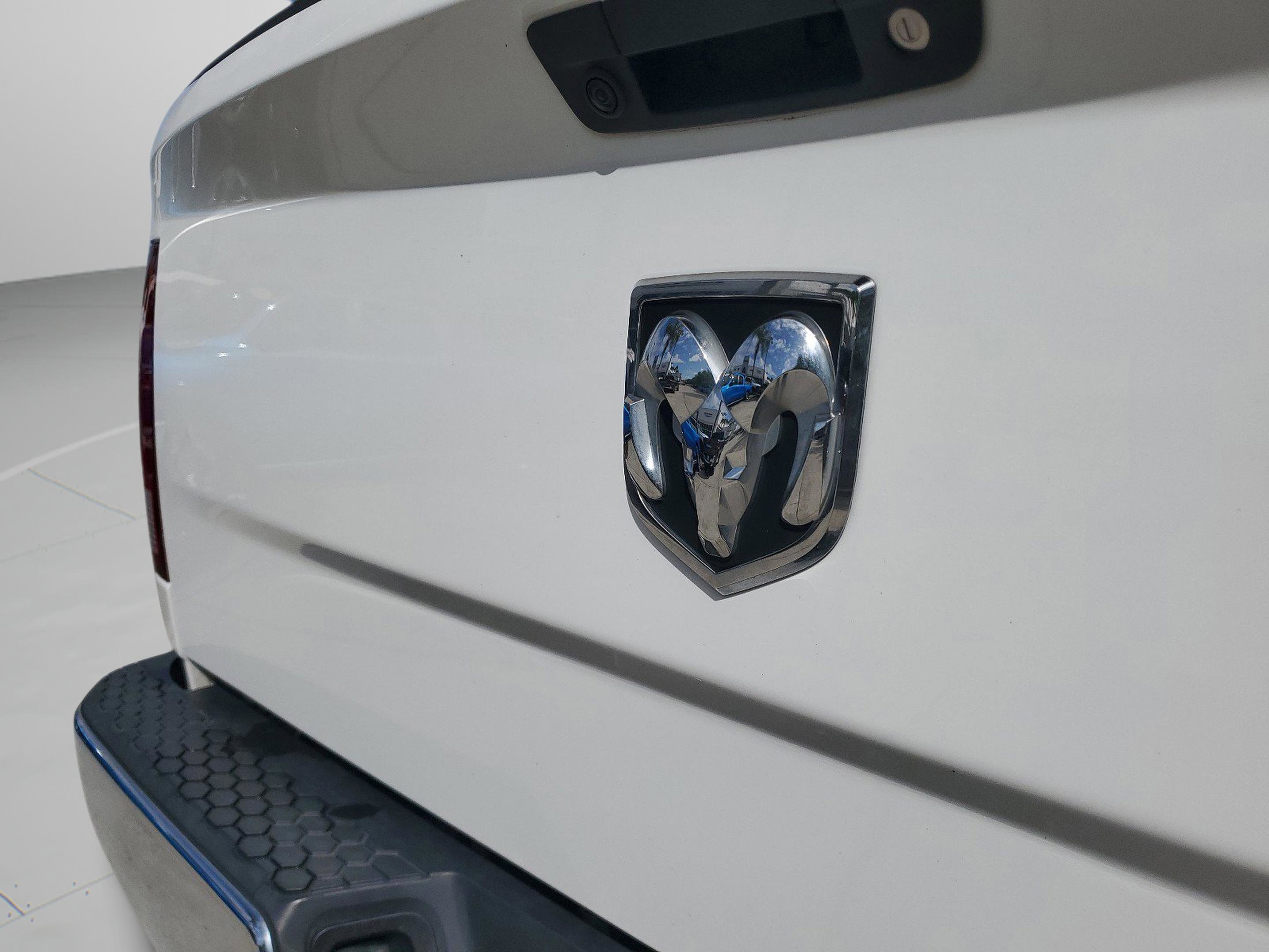 Used 2018 RAM 2500 Tradesman w/ Chrome Appearance Group image 8