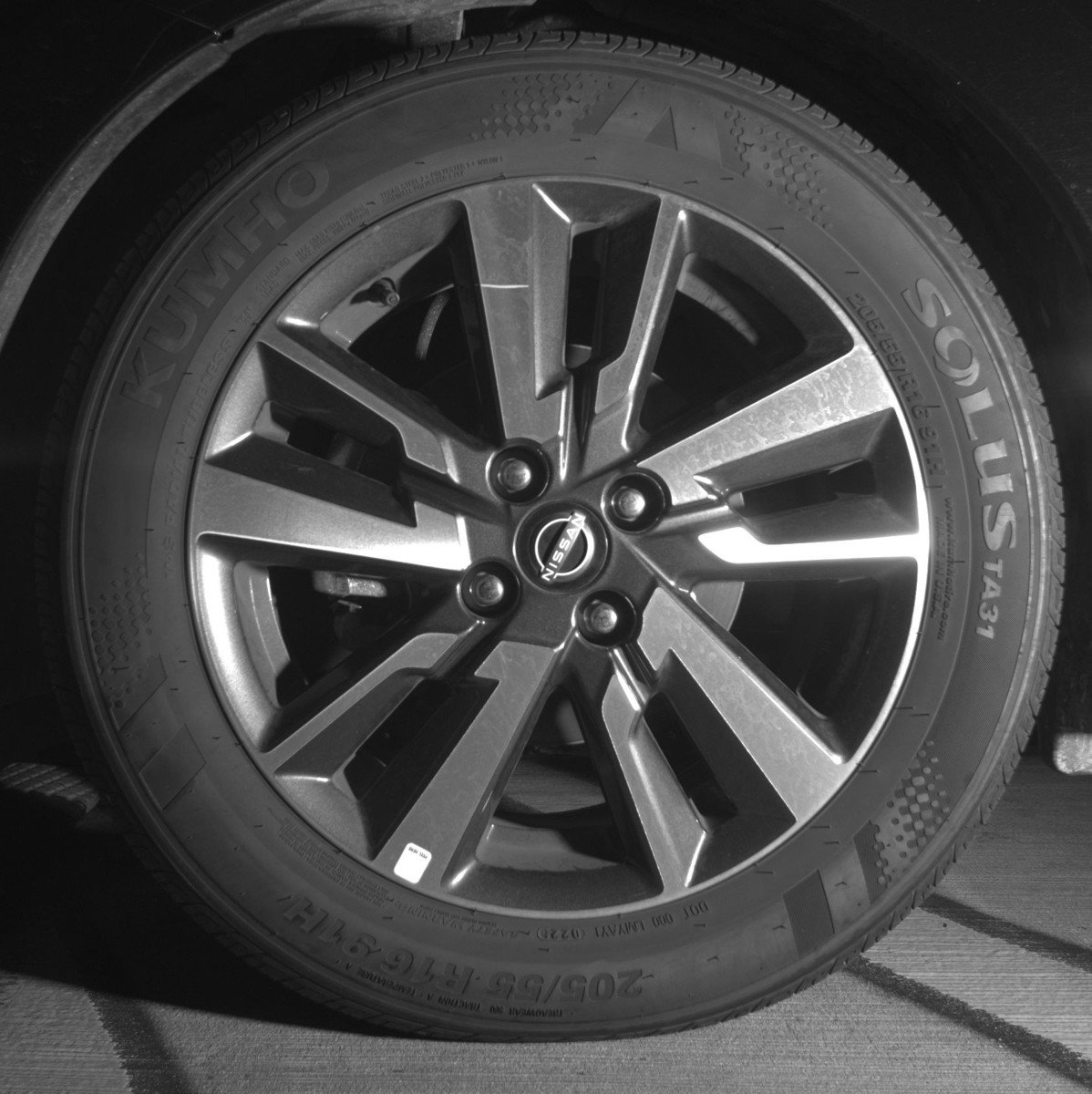 Used 2025 Nissan Versa SV image 12