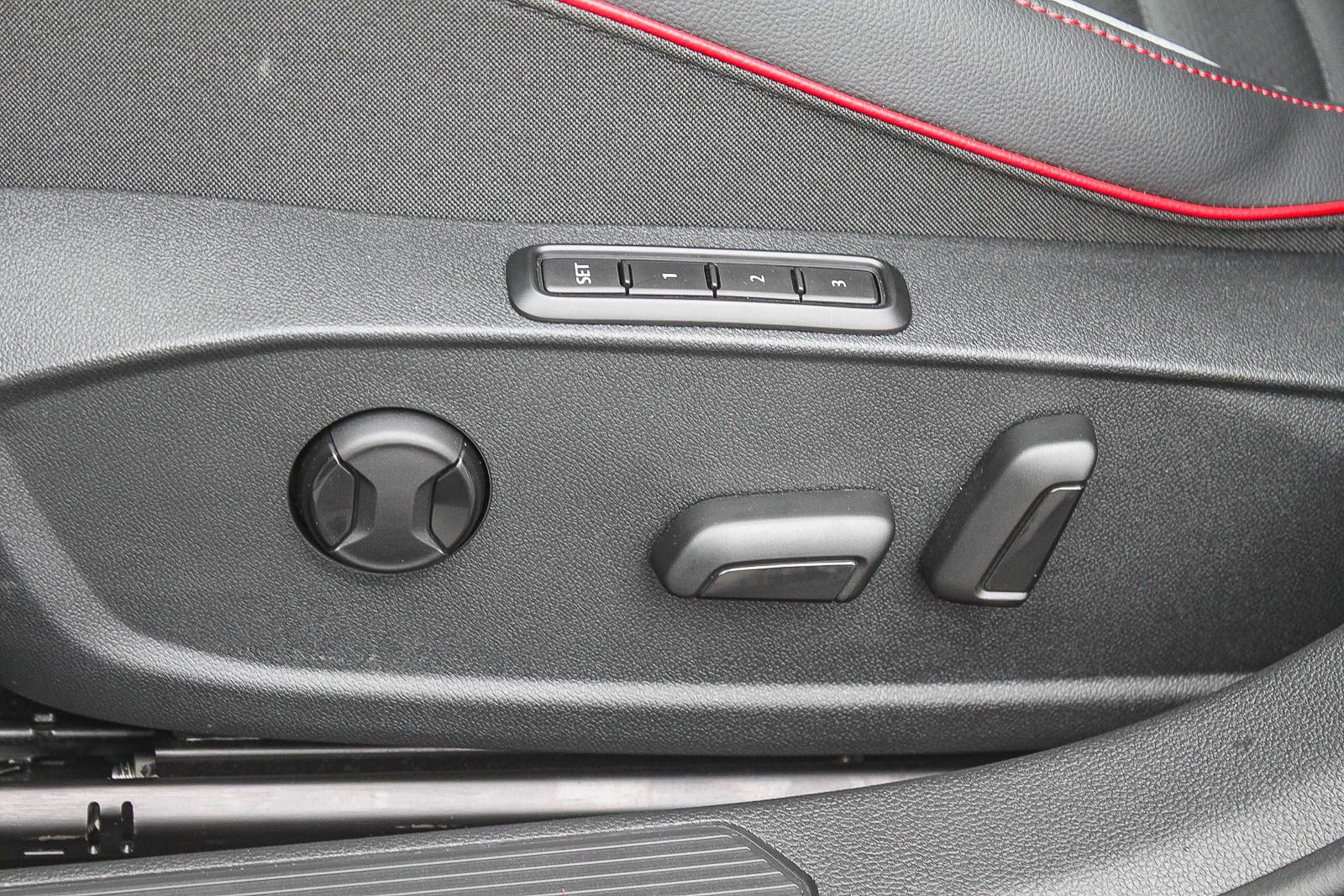 Used 2025 Volkswagen GTI SE w/ SE Leather Seating Package image 22
