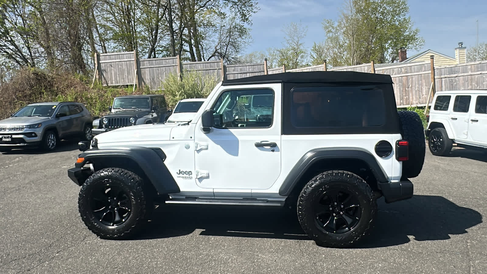 Used 2019 Jeep Wrangler Sport AWD/4WD image 10