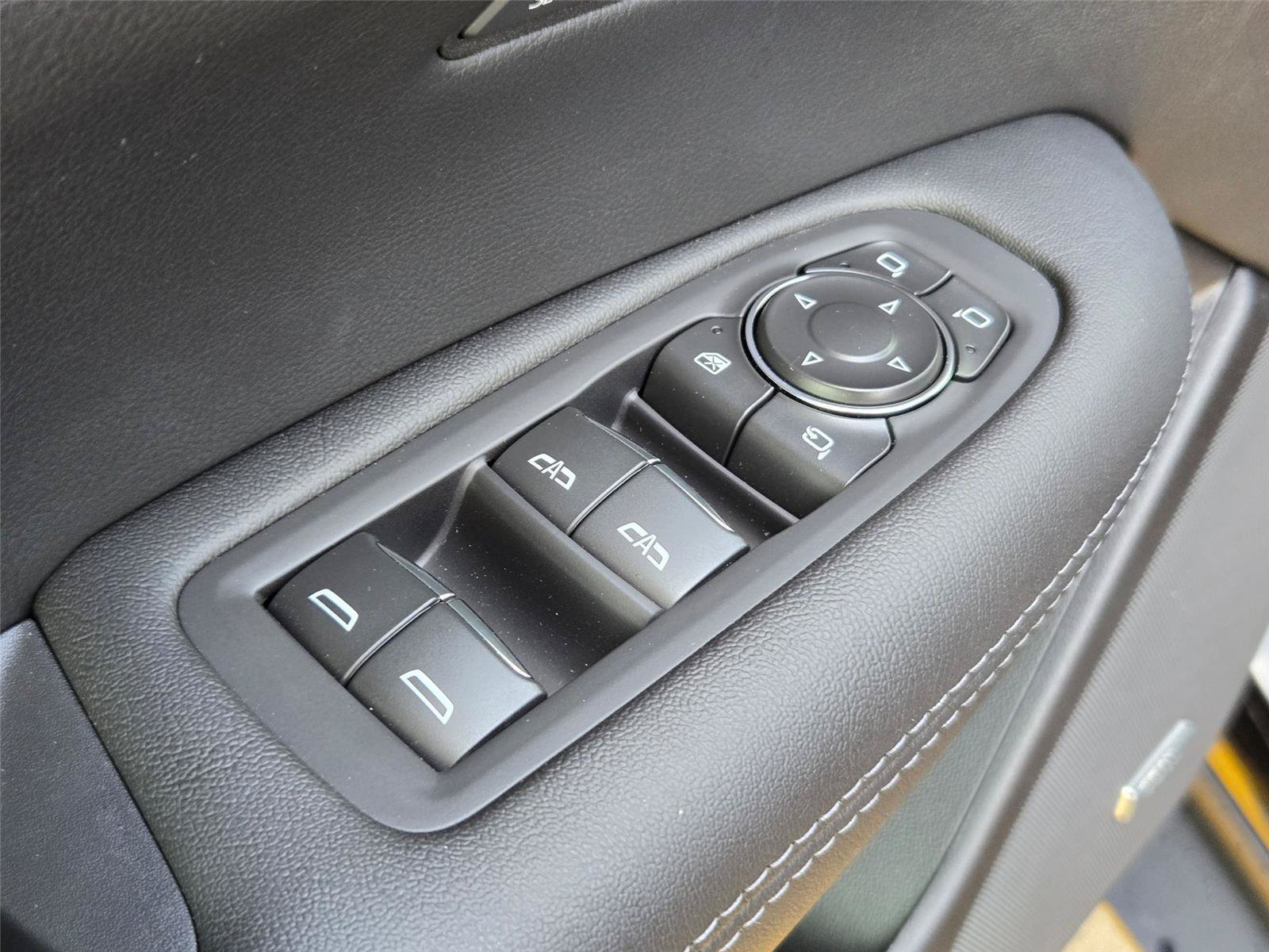 New 2026 Cadillac XT5 Sportv w/ LPO, Floor Liner Package AWD/4WD image 26