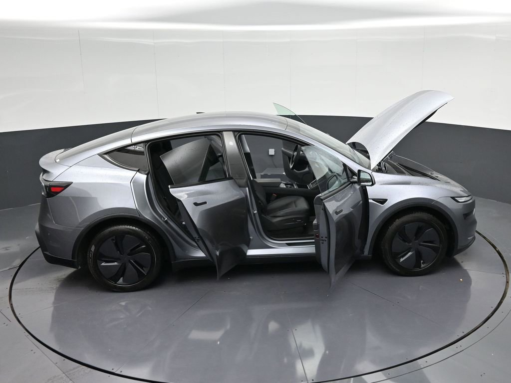 Used 2026 Tesla Model Y 2WD image 39