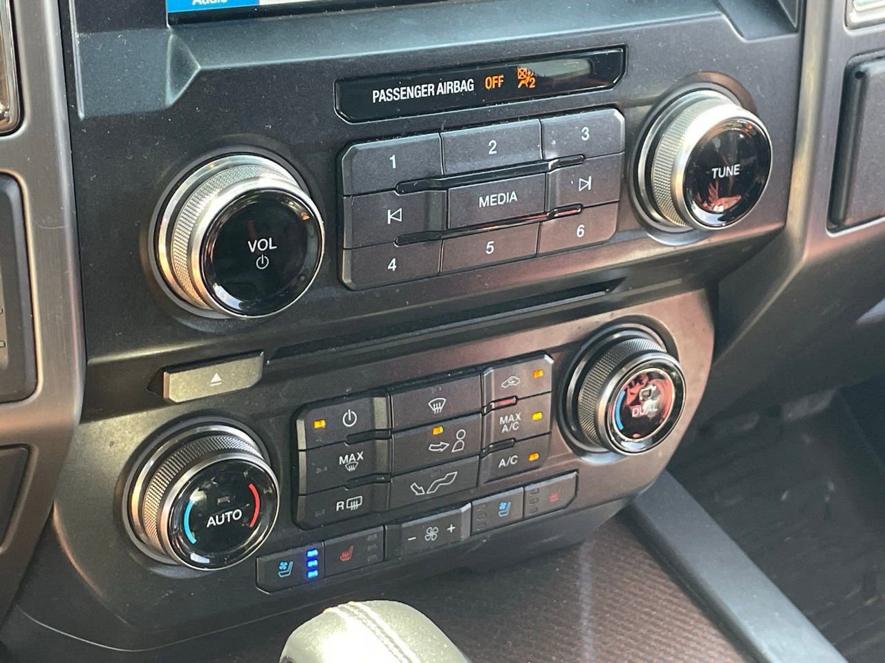 Used 2018 Ford F150 Raptor w/ Equipment Group 802A Luxury image 9