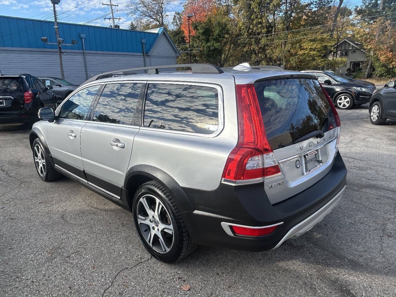 Used 2015 Volvo XC70 T6 w/ Proximity Package AWD/4WD image 10